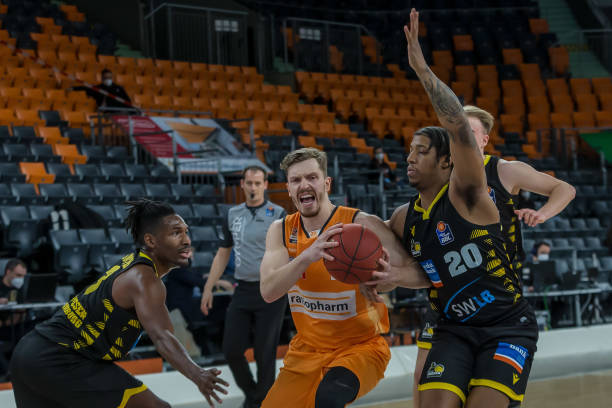 力和进攻效 力和进攻效